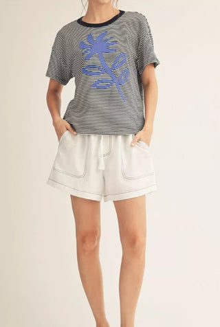 Drawstring waist solid crinkle fabric shorts