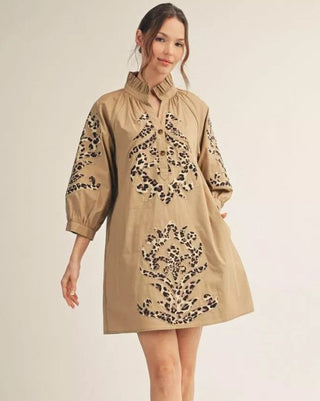 3/4 sleeves leopard contrast Baroque applie detail shift dress