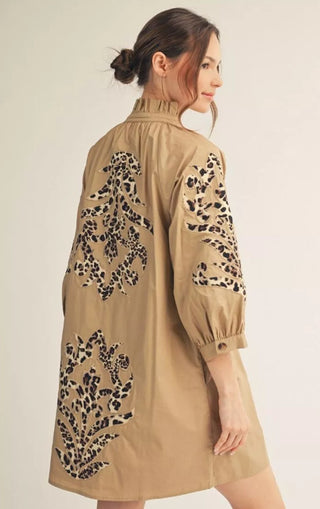 3/4 sleeves leopard contrast Baroque applie detail shift dress