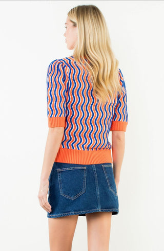 Short Sleeve Wavy Striped Top