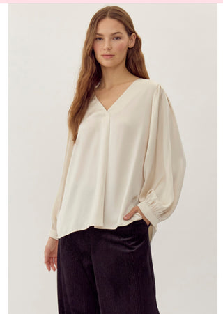 Satin top with V-neck, front pleated