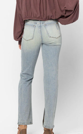 HW Straight Fit w Med Destroy and Inseam Slit
