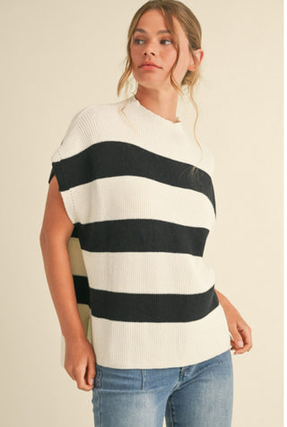 Striped print knit top with U-neck and slay sleeves