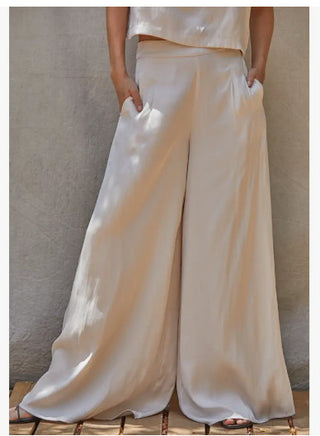 Satin Wide Leg Pants With Zipper And Side Pockets